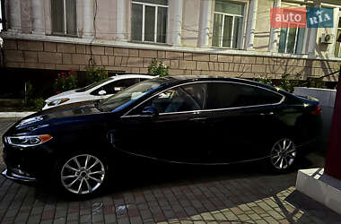 Седан Ford Fusion 2017 в 