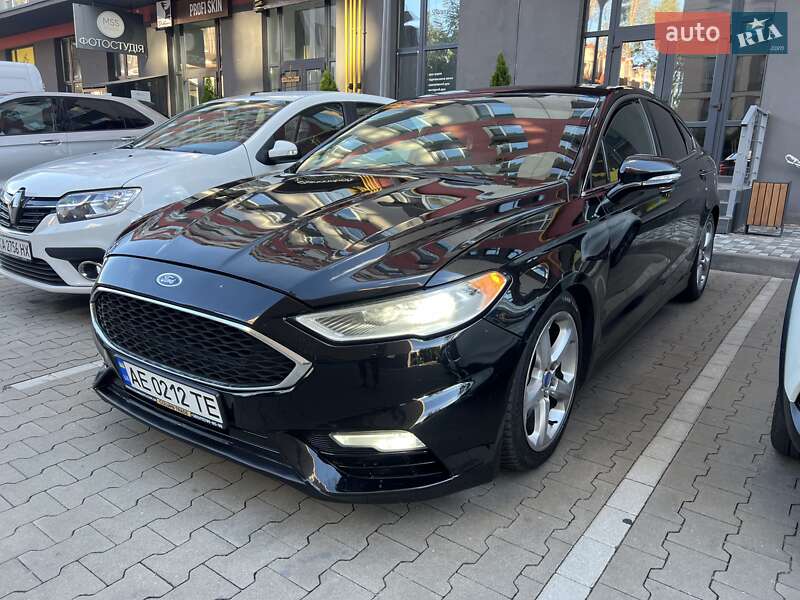 Седан Ford Fusion 2017 в 