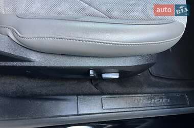 Седан Ford Fusion 2017 в 