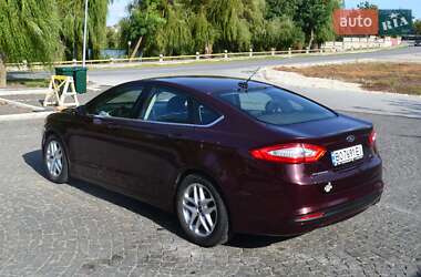 Седан Ford Fusion 2013 в 