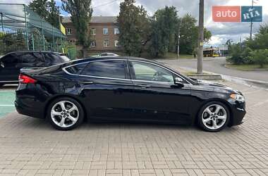 Седан Ford Fusion 2017 в 