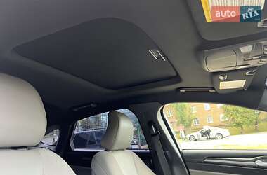 Седан Ford Fusion 2017 в 