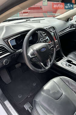 Седан Ford Fusion 2020 в 