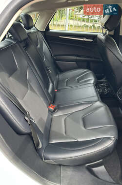 Седан Ford Fusion 2020 в 