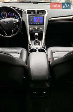 Седан Ford Fusion 2012 в 