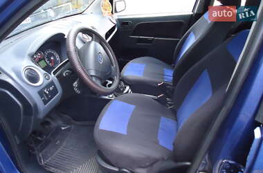 Хэтчбек Ford Fusion 2006 в 