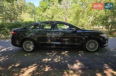 Седан Ford Fusion 2015 в 