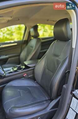 Седан Ford Fusion 2015 в 