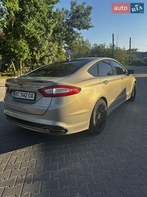 Седан Ford Fusion 2014 в Львове