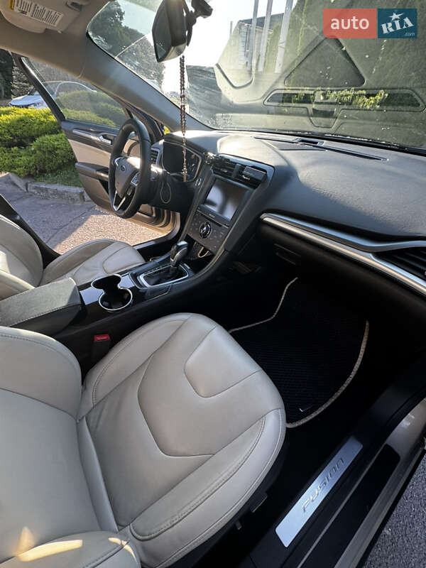 Седан Ford Fusion 2014 в Львове