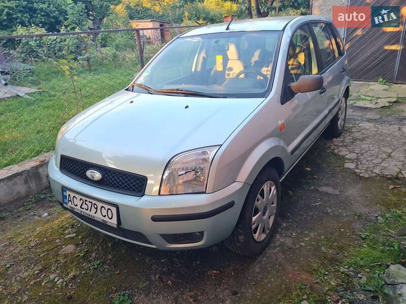 Хетчбек Ford Fusion 2003 в 