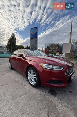 Седан Ford Fusion 2015 в 