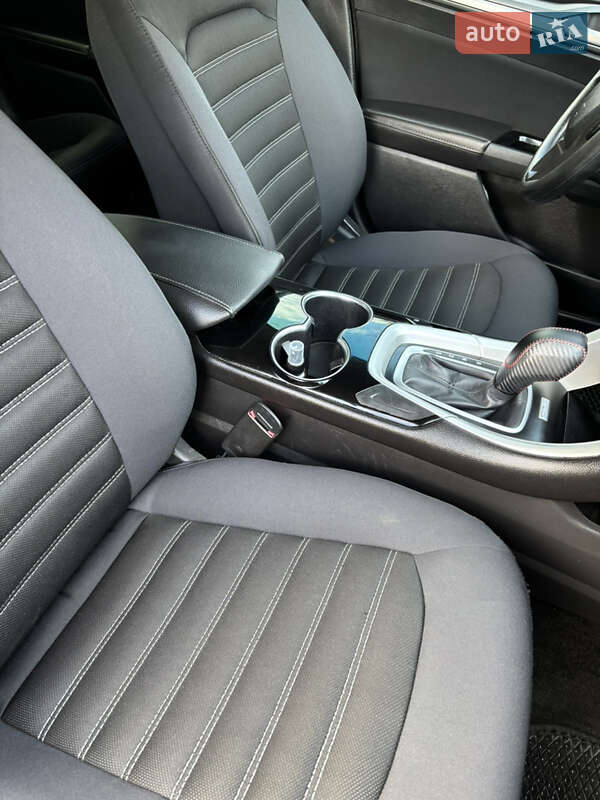 Седан Ford Fusion 2015 в Житомирі