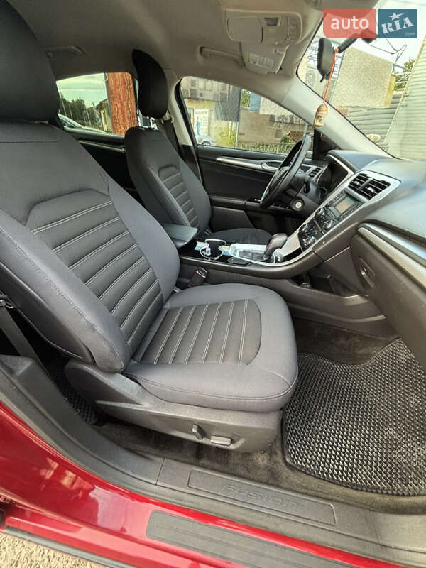 Седан Ford Fusion 2015 в Житомирі