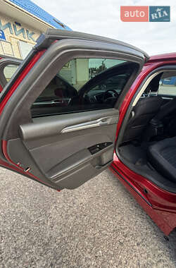Седан Ford Fusion 2015 в 