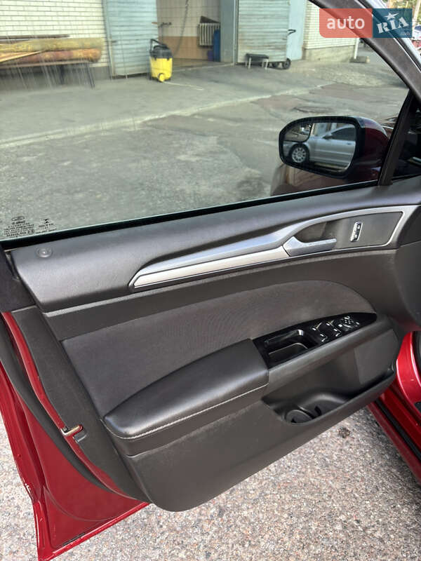 Седан Ford Fusion 2015 в Житомирі