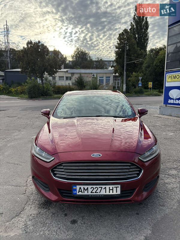 Седан Ford Fusion 2015 в Житомирі