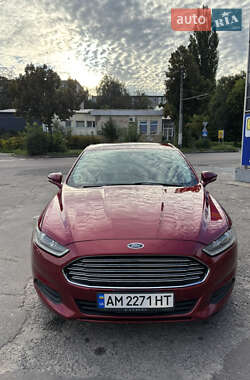 Седан Ford Fusion 2015 в 
