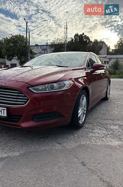 Седан Ford Fusion 2015 в 