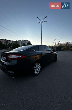 Седан Ford Fusion 2014 в 