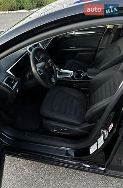 Седан Ford Fusion 2014 в 