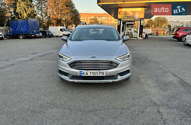 Седан Ford Fusion 2017 в 