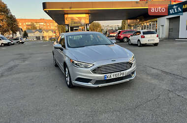 Седан Ford Fusion 2017 в 