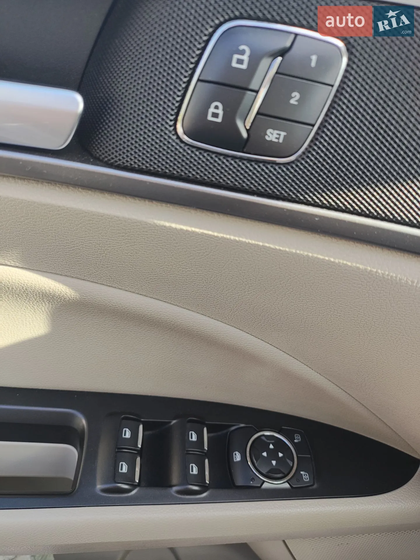 2016 Ford Fusion - мініатюра 17