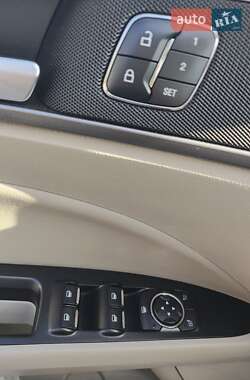 Седан Ford Fusion 2016 в 