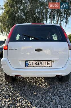 Хэтчбек Ford Fusion 2011 в 