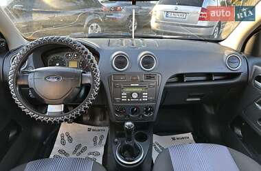 Хэтчбек Ford Fusion 2011 в 