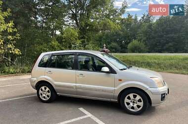 Хэтчбек Ford Fusion 2010 в 