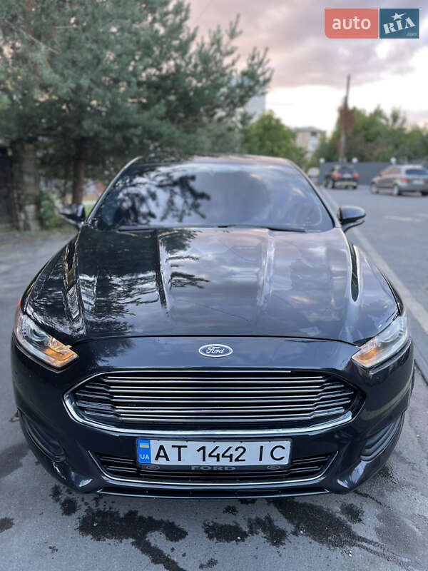 Седан Ford Fusion 2013 в Калуше