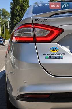 Седан Ford Fusion 2013 в 