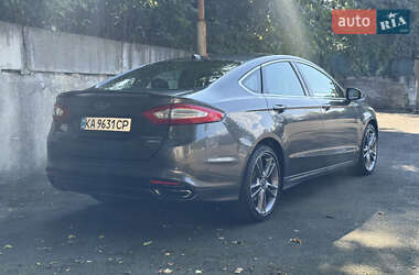 Седан Ford Fusion 2015 в 