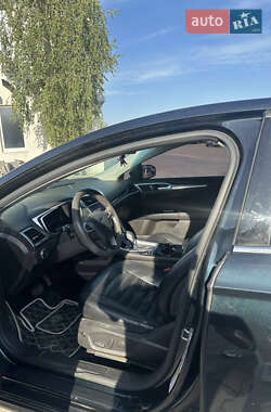 Седан Ford Fusion 2014 в 