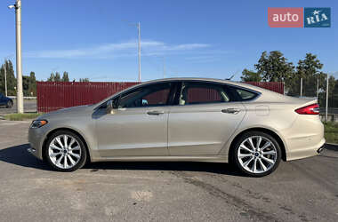 Седан Ford Fusion 2016 в 