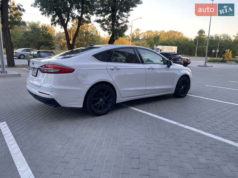Седан Ford Fusion 2019 в Днепре