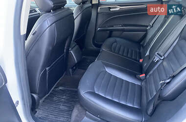 Седан Ford Fusion 2019 в 