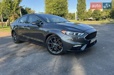 Седан Ford Fusion 2017 в 