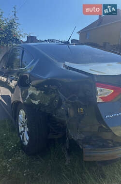 Седан Ford Fusion 2015 в 