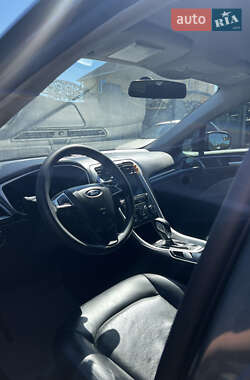 Седан Ford Fusion 2015 в 