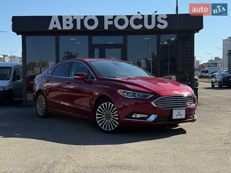 Седан Ford Fusion 2017 в 