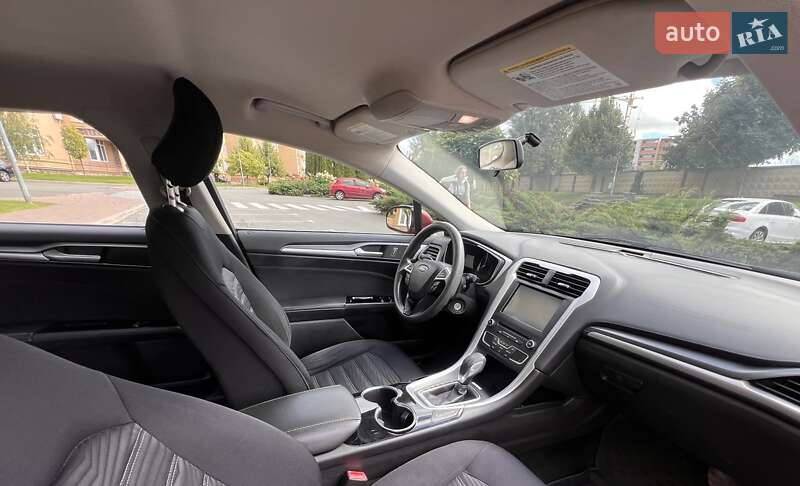 Седан Ford Fusion 2016 в Софиевской Борщаговке
