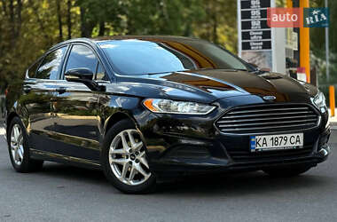 Седан Ford Fusion 2016 в 