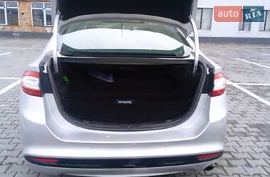 Седан Ford Fusion 2016 в 