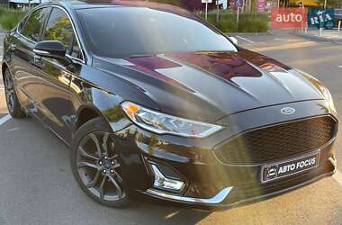 Седан Ford Fusion 2019 в 