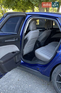 Седан Ford Fusion 2012 в 