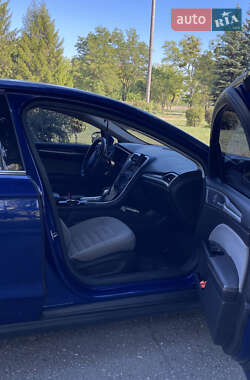 Седан Ford Fusion 2012 в 