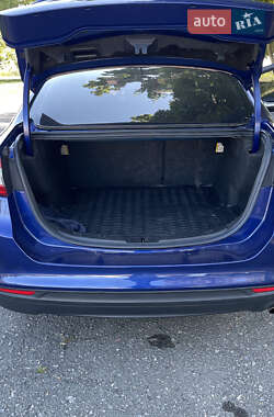 Седан Ford Fusion 2012 в 
